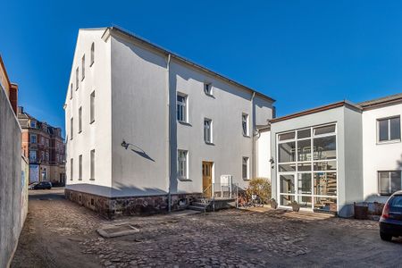 Frisch renovierte helle Dachwohnung mit Tageslichtbad, nahe dem Elbepark. - Photo 4