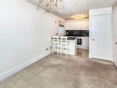 1 bedroom flat to rent - Photo 2