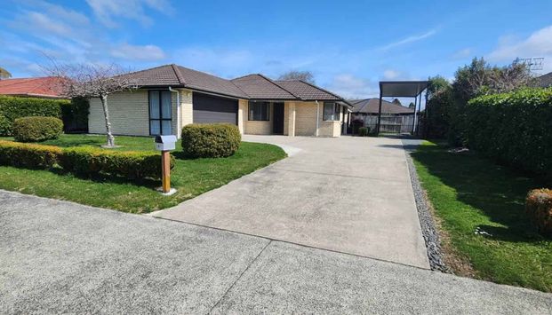 Cozy Cul-de-Sac Home with Modern Comforts - Photo 1