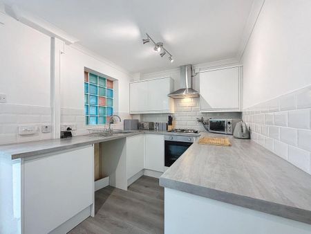 3 bedroom terraced house to rent - Photo 5