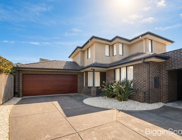 Spacious 3-Bedroom Unit in Prime Glen Waverley Location - Photo 1
