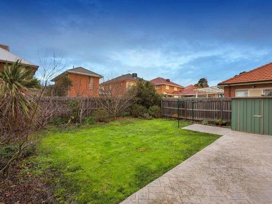 8 Flemming Avenue, Maribyrnong, VIC 3032 - Photo 1