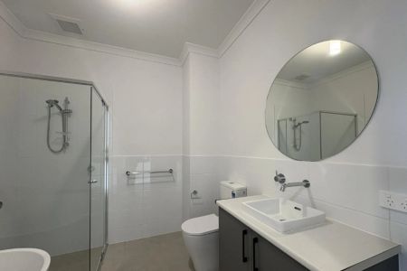 Light-Filled & Contemporary Home in Vibrant Riverlea Community - Photo 4