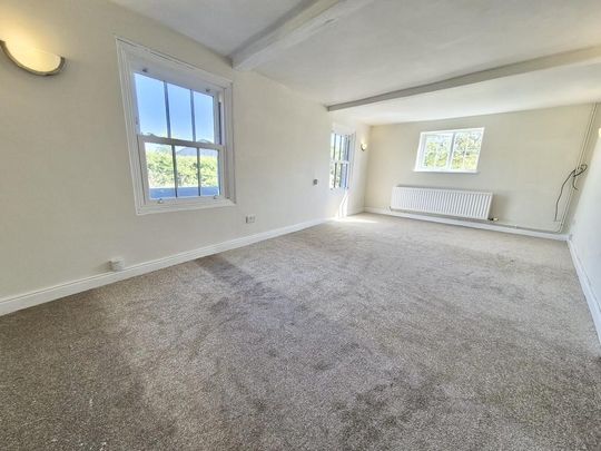 5 bedroom farm house to rent - Photo 1
