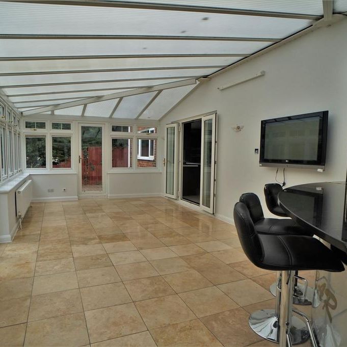 4 bedroom detached house to rent - Photo 1