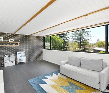 Boutique Family Sized Townhome With A Rooftop Retreat, Walk To Park... - Photo 2