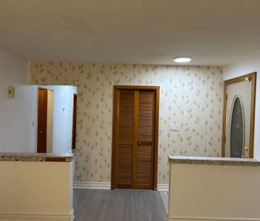 For Lease - 463 Elizabeth Street, Oshawa, Ontario - Photo 2