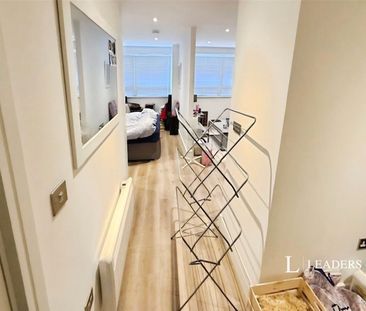 apartment to rent Wood Street, East Grinstead, West Sussex, RH19 - Photo 5