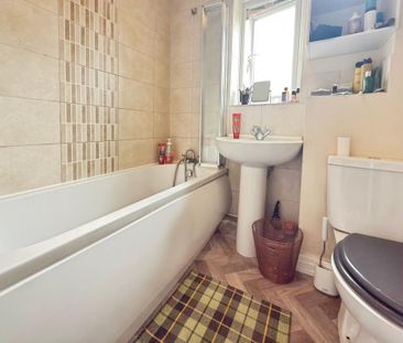 2 bedroom semi-detached house to rent - Photo 5