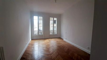 location Appartement T5 DE 207.8m² À PARIS - Photo 2