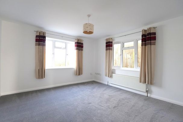 3 bedroom bungalow to rent - Photo 1