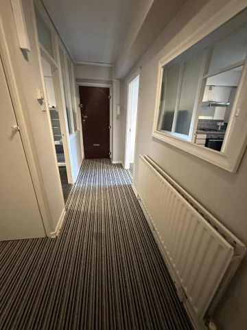 2 Bed Flat, Sandham Court, SW4 - Photo 3