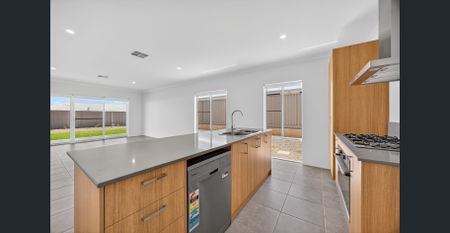 4 Bedroom Family Home - Photo 5