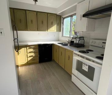 For Lease - 42 Edgar Woods Road, Toronto, Ontario - Photo 5