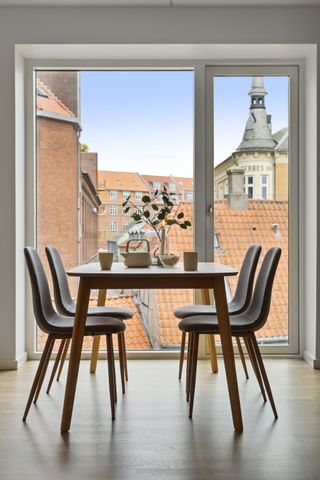Rummelig 2-værelses med udgang til altan i hjertet af Aarhus - Photo 2
