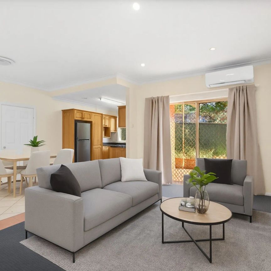 Townhouse living - Photo 1