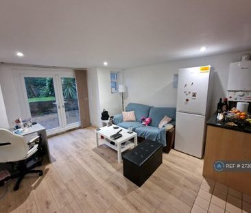 1 bedroom flat to rent - Photo 2