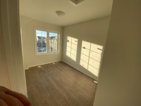 For Lease - 251 Danzatore Path Unit# 23, Oshawa, Ontario - Photo 5