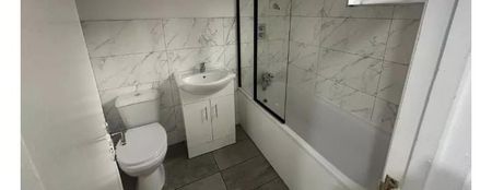 2 Bed Flat, Roman Road, E3 - Photo 5