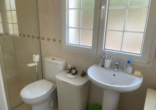 FOR RENT: SPACIOUS AND ELEGANT VILLA IN MORAIRA with 4 bedrooms for LONG TERM