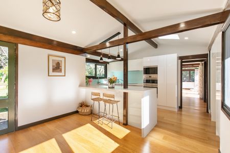 Spacious Renovated Family Home - Photo 4