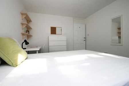 3 bedroom apartment to rent - Photo 3