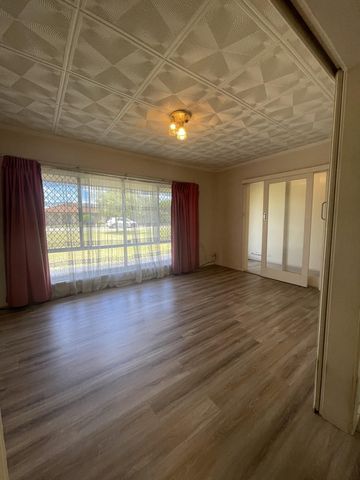 Prime Location! Beautiful 3x1 in Kewdale - Photo 2