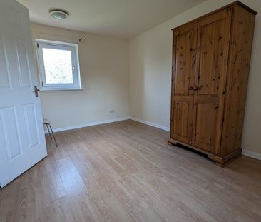 4 Bed Terraced House, Maclean Square, G51 - Photo 6