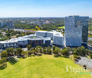 The ALT – HIGH UP the Building, 3km from the city - Photo 6