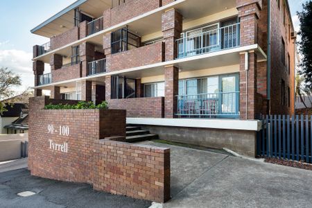 Unit 10/90-100 Tyrrell Street, The Hill. - Photo 4