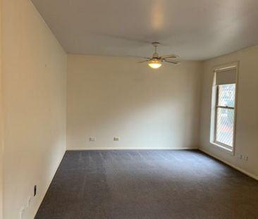 Lovely two bedroom villa home - Photo 5