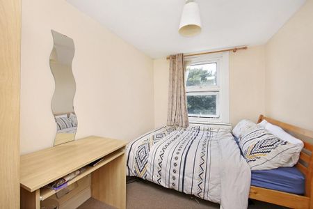 4 bedroom apartment to rent - Photo 4