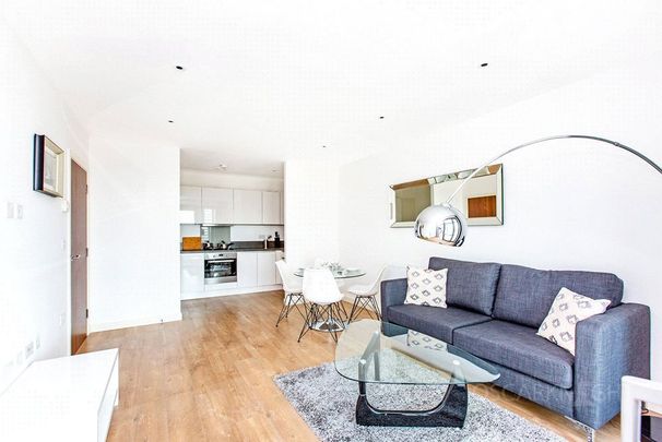 Ealing Road, Brentford, London, TW8 0GN - Photo 1