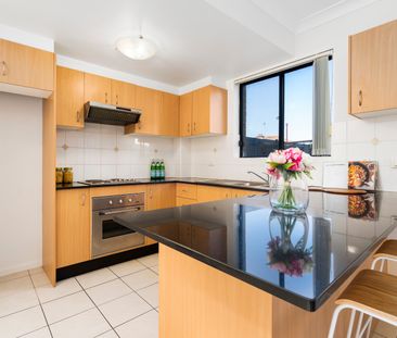 ONE OF A KIND TOWN HOUSE - Photo 6