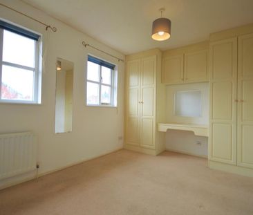 2 bedroom end of terrace house to rent - Photo 4