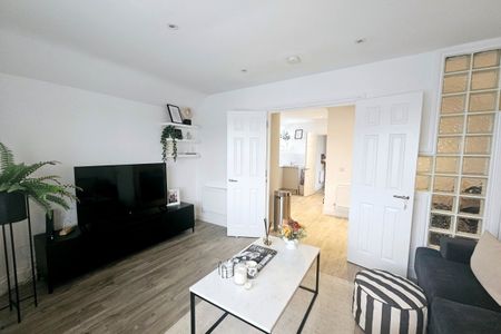 Winchester Road, Southampton - Photo 3