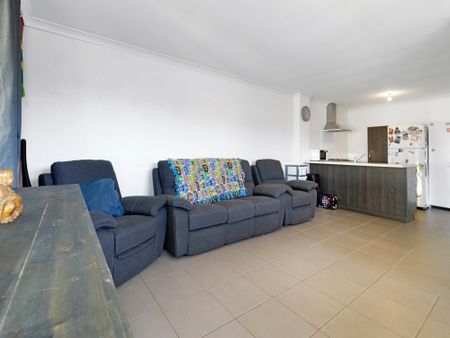 34a Chidzey Drive, Seville Grove WA 6112 - House For Rent | Domain - Photo 4