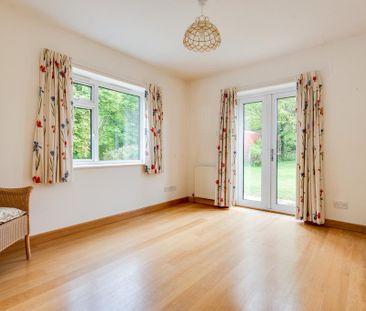 4 bedroom detached house to rent - Photo 5