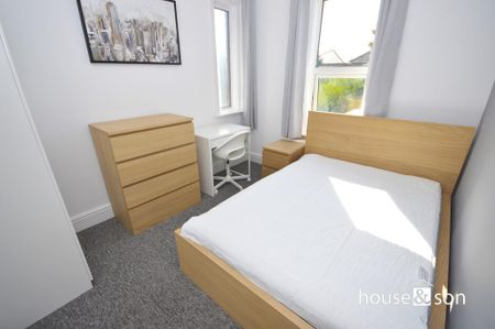 8 bedroom detached house to rent - Photo 4