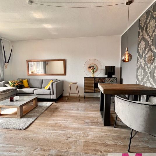 Hochwertig modern möblierte 2-Zimmerwohnun mit Südbalkon - Photo 1