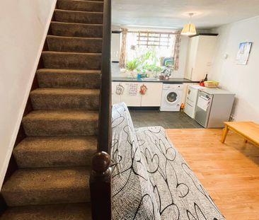 1 Bed Maisonette, Sycamore Avenue, W5 - Photo 1