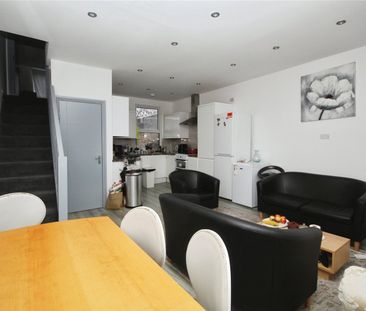 Whitehorse Lane, London, SE25 6UX - Photo 3