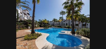 Detached Villa in The Golden Mile - Photo 2