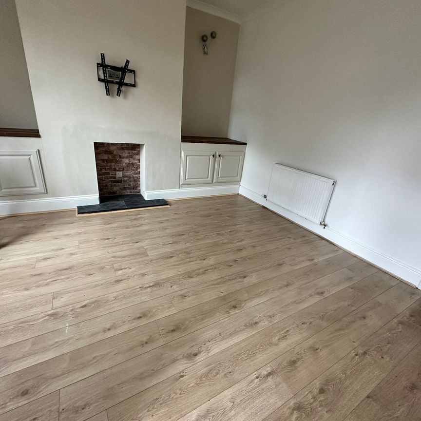 Gladstone Street - Photo 1