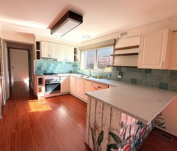 29 Carlisle Road, Hallam VIC - Photo 4