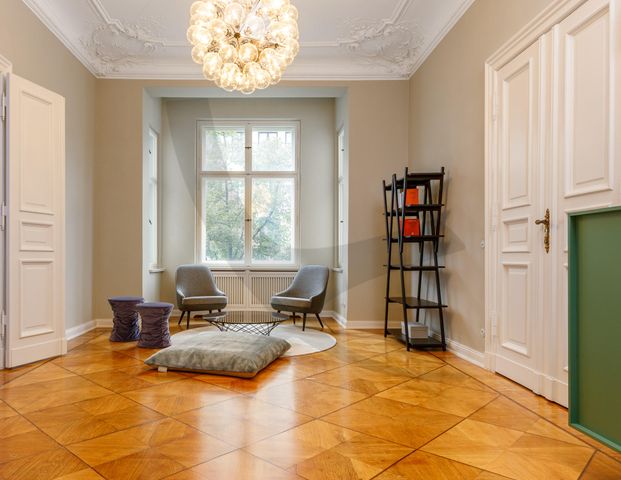 Living Luxury - Photo 1