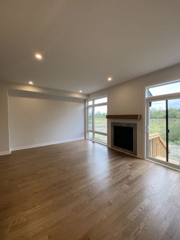 For Lease - 2440 Goldhawk Road, Stittsville - Munster - Richmond, Ontario - Photo 2