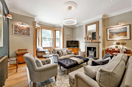 A truly outstanding home presented to an exacting standard and newly available to the rental market. - Photo 4