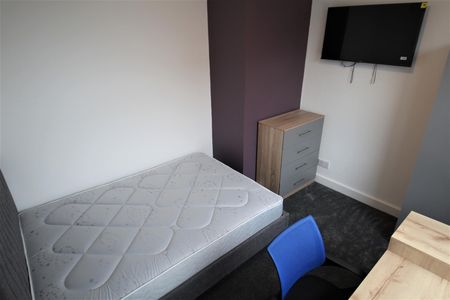 Edwin Road, Hyde Park, LS6 1NL, Leeds - Photo 5