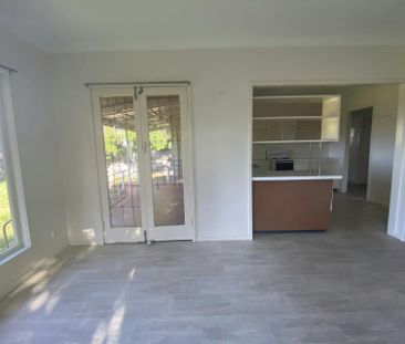 Brick Home for Rent – Perfect for Working Couples Seeking Space and... - Photo 2